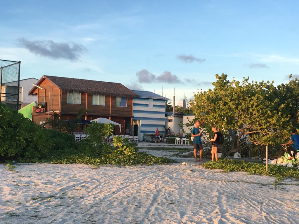 Sunset Holidays Huraa Exterior foto